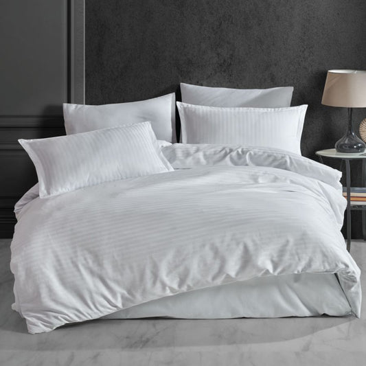 طقم تلبيسات لحاف هوتلي® ٦ قطع سريرًا فندقي فاخرًا لك ولعائلتك Hotliy ® Quilt Covers Sheets Set 6pcs a luxurious hotel bed for you and your family.
